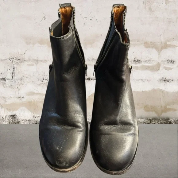 Frye Carly Leather Zip Chelsea Booties Black Size 9.5 - Picture 3 of 9